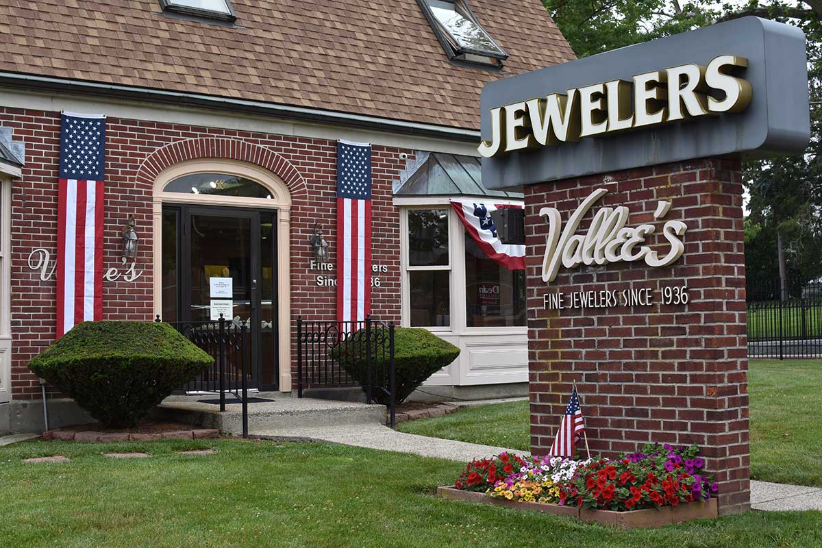 Vallees Jewelers, Front building