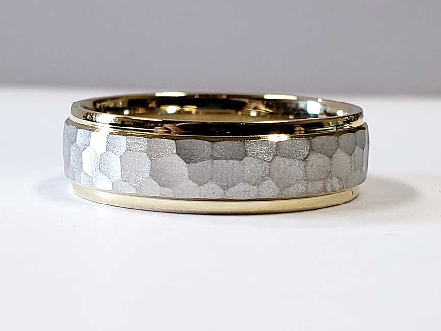 White gold tapper wedding ring